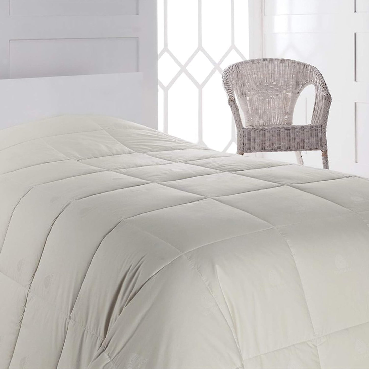 Wool Filled Comforter, 100% Cotton down Alternative Comforter, Embroidery Stitch Quilt Bedding, Made from Sheep Wool, Soft, Reversible, Breathable and Washable, off White, Queen Size
